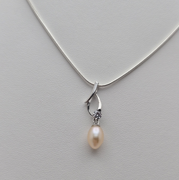 Freshwater Cream Real Pearl Necklace 24” Sterling Sterling 925 Snake Chain NWOT - Picture 3 of 10
